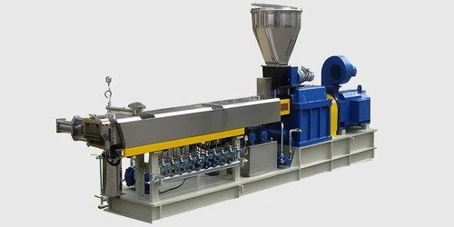Compounding extruder used in polymer manufacturing